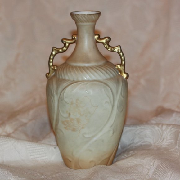 Vintage Royal Rudolstadt Germany Double Handle Gilded Vase Floral Hand Painted - Picture 4 of 5